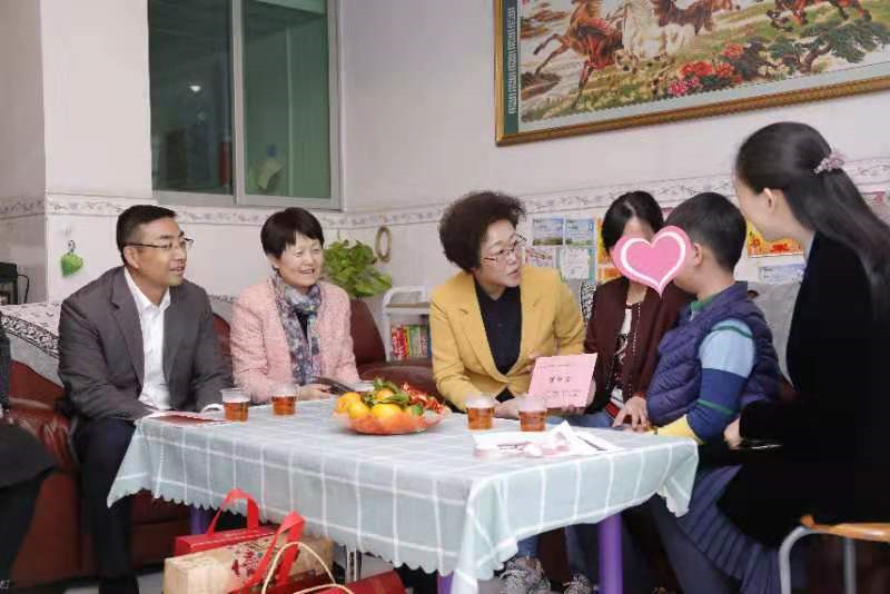 暖！新春将至为计生特殊家庭送去爱心祝福