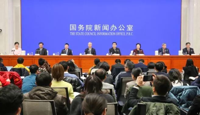 七部门谈春运情况：今年有什么新措施，车票是否好买？
