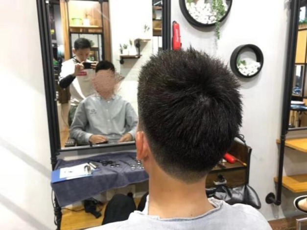 理发难怎么办？深圳市民纷纷变身“Tony老师”