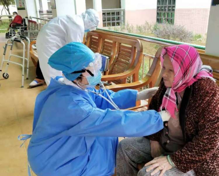 老年易感群体如何防疫？宝安精准施策医养结合全方位护航