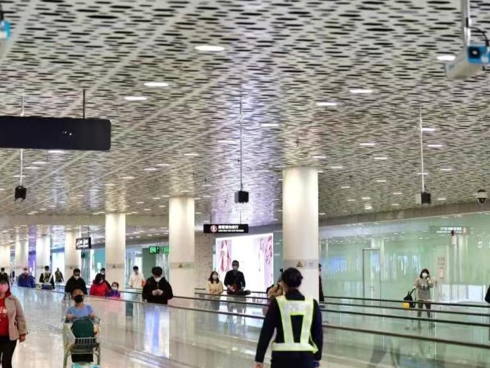 深圳机场借助科技手段让疫情防控更精准 