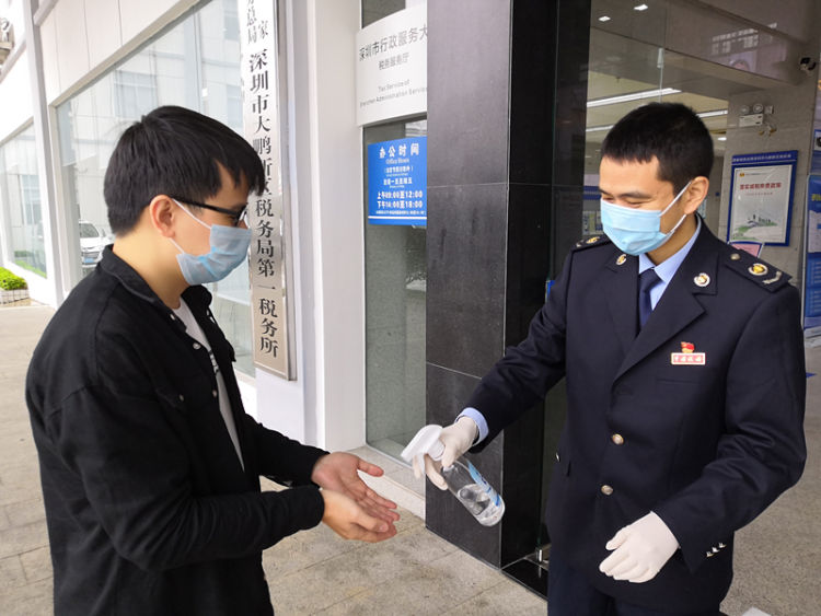 大鹏税务局为防疫物资销售企业开辟绿色通道