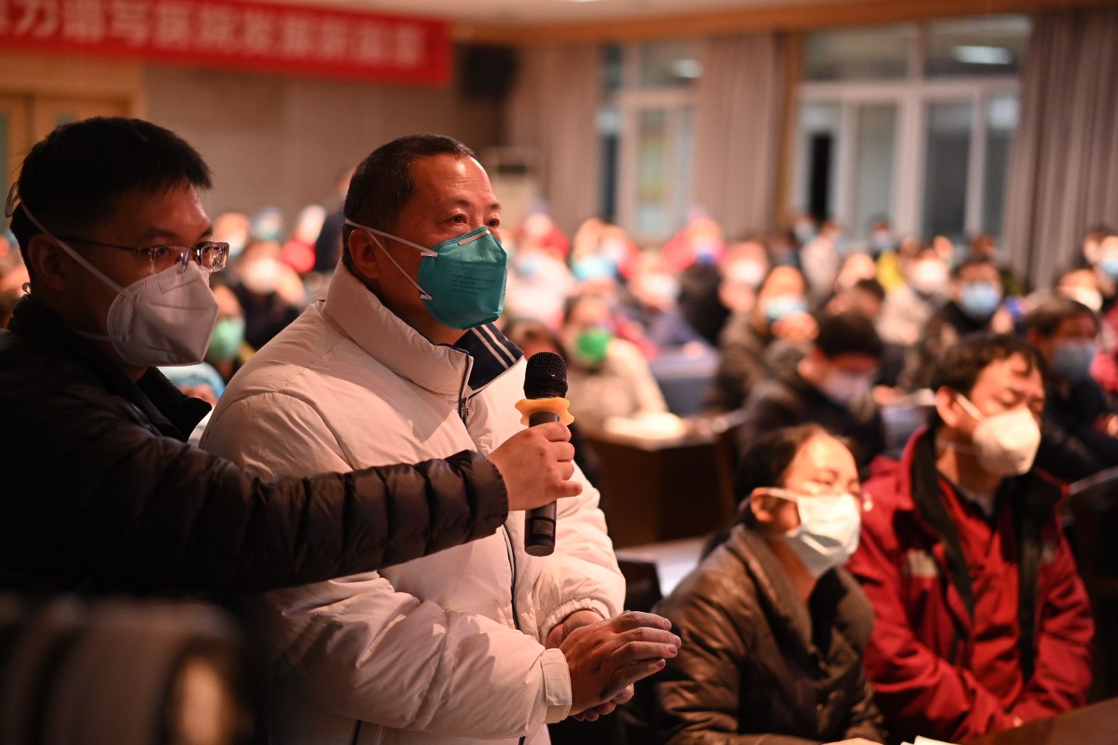 专家齐聚金银潭医院，就前三例新冠遗体病理检验展开头脑风暴