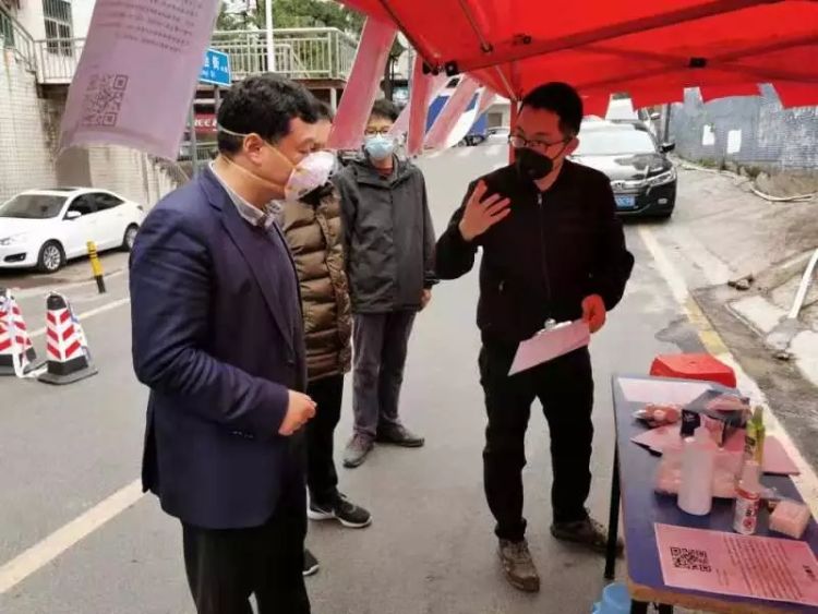 观湖抗疫：社区书记群英谱