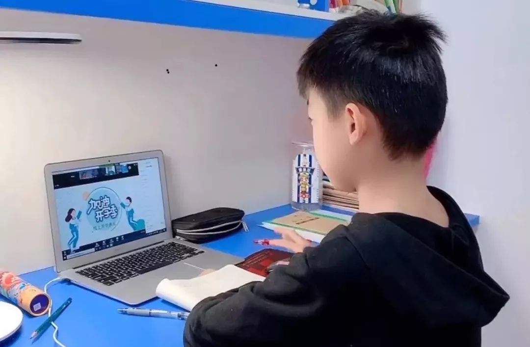 67万多名深圳学生参与问卷调查  超七成初中生对在线教学表示满意