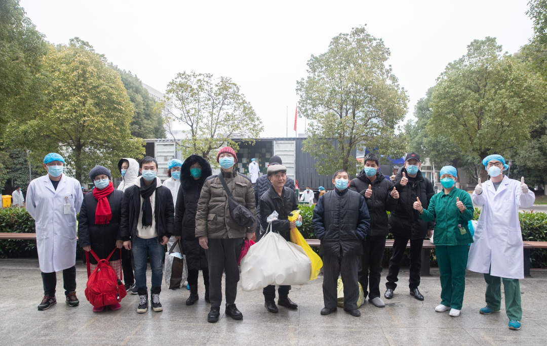 好消息！武汉市金银潭医院37名患者2月2日下午出院