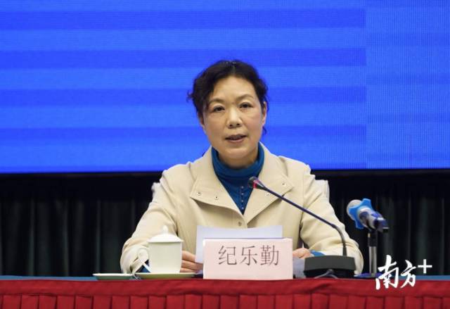 广东：实施发热门诊就诊患者“全筛查”，密切接触者一律集中医学隔离观察
