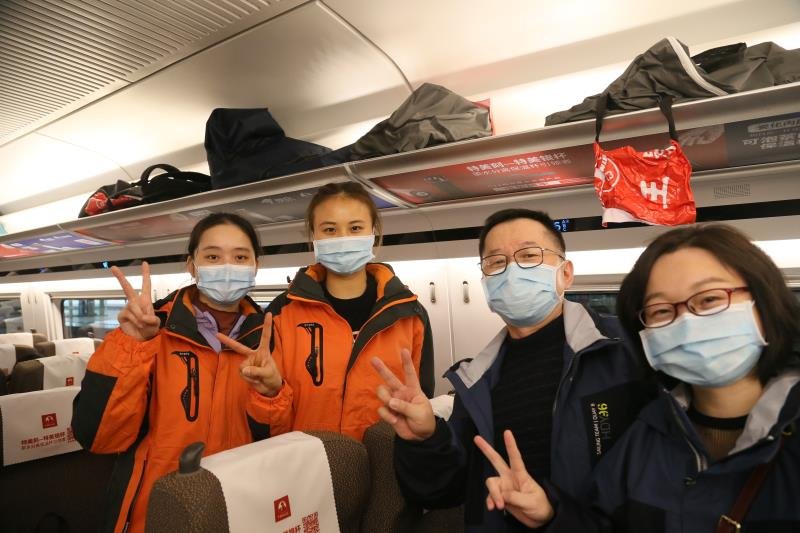 广东又有2批援鄂医疗队奔赴战“疫”一线