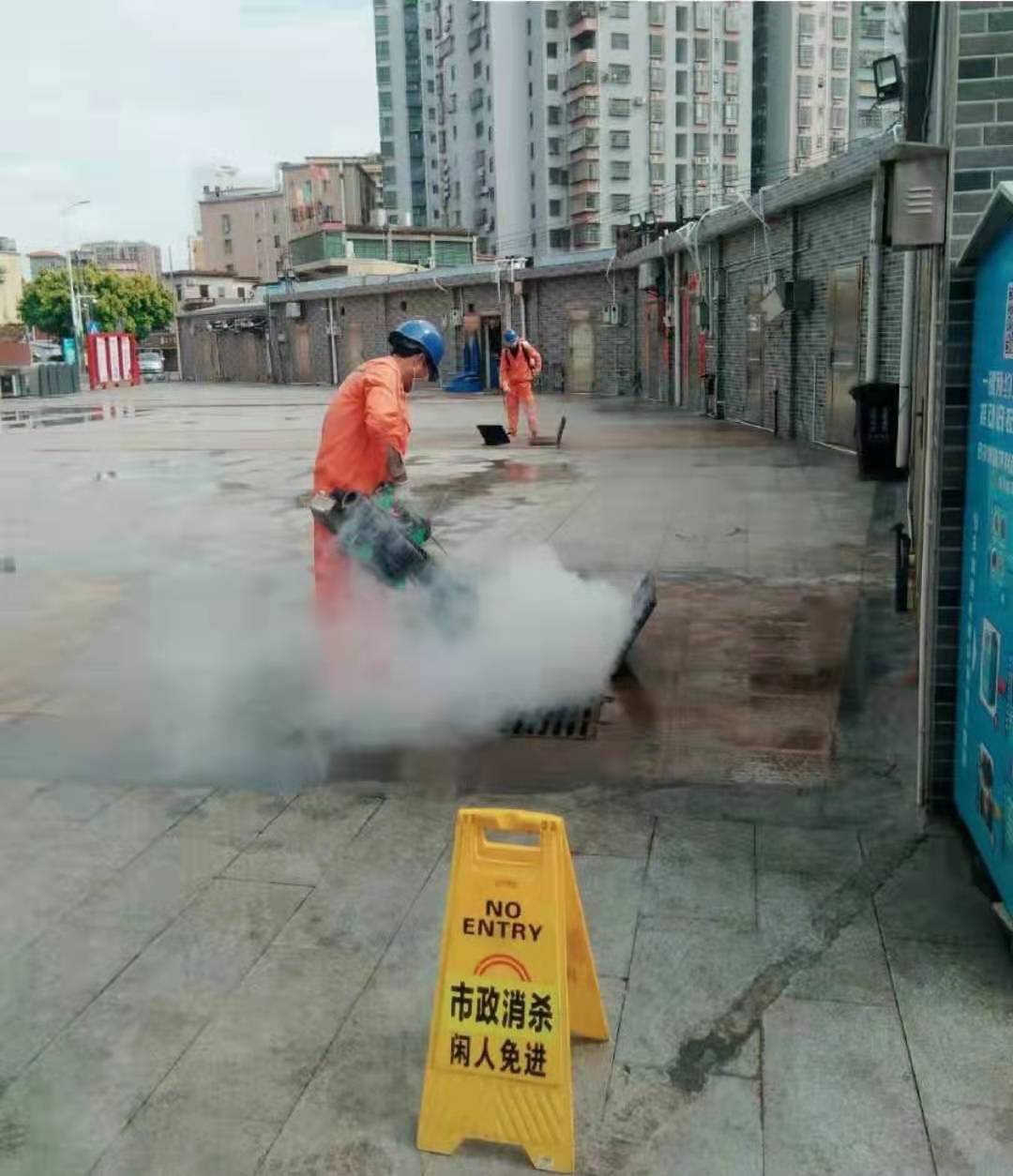 马田街道8社区不间断户外消杀 全力做好各项疫情防控措施