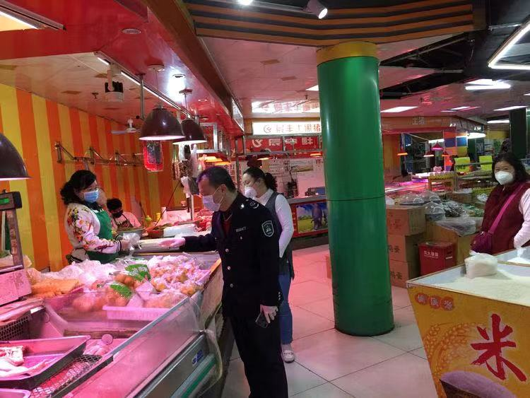 打击哄抬物价举措持续加码，专家建议建立遏制哄抬物价囤积居奇长效机制