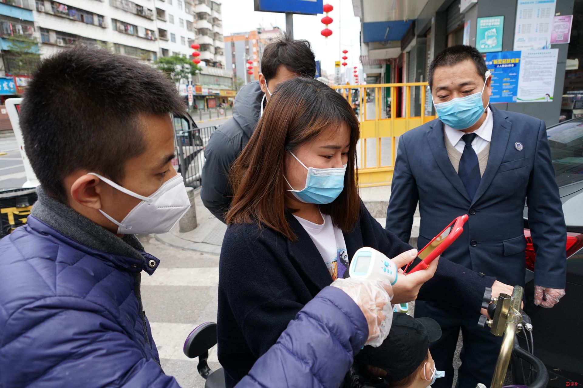 基层防控新利器：龙华街道创新推出“卡点小程序”