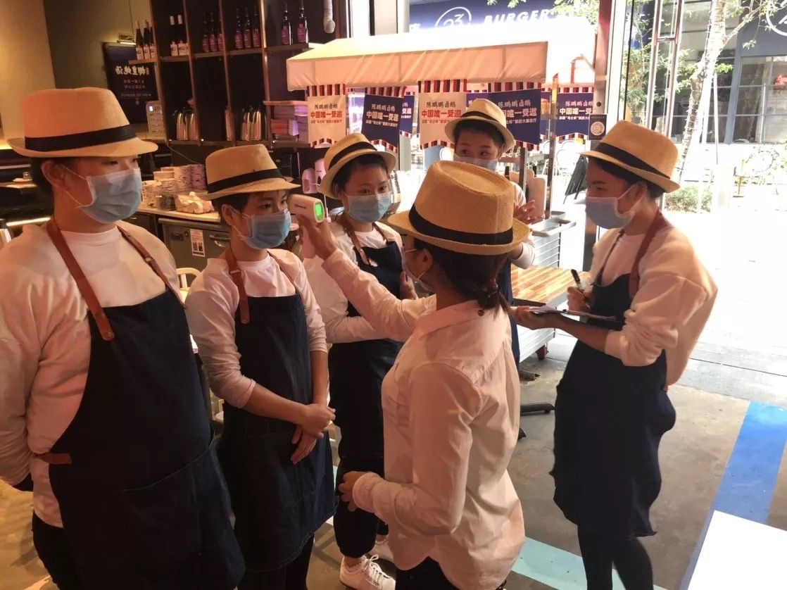 “安心卡”＋无接触取餐：深圳餐饮企业奋力让市民“食得安心”
