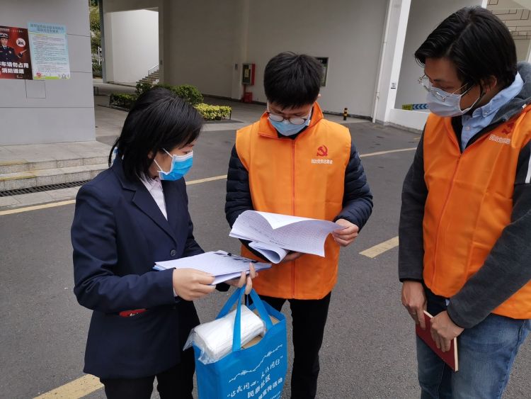 深圳青年突击队：助力企业复工、社区小区联防联控