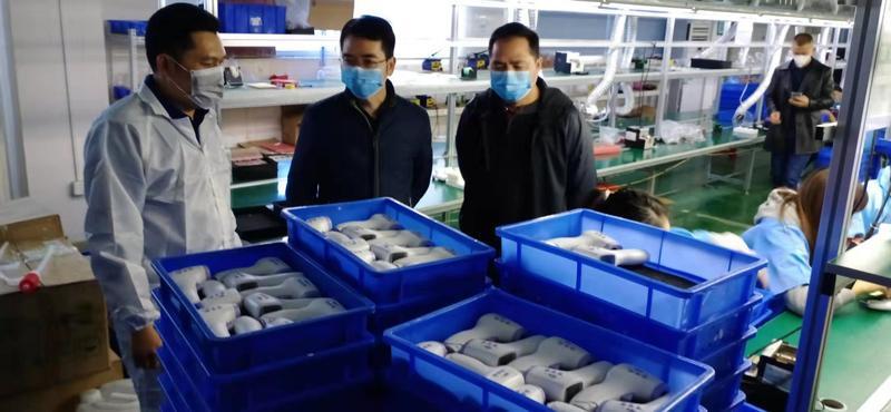 松岗8家疫情防控必需品企业投入生产 助力辖区企业复工复产