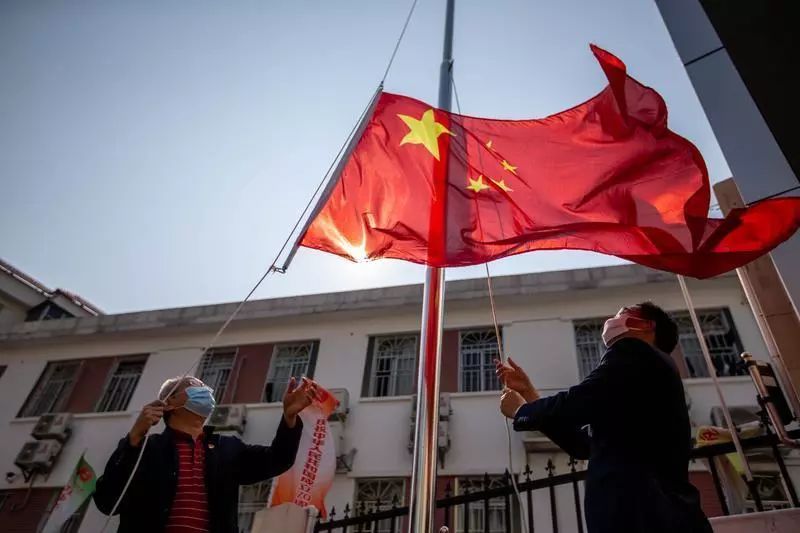 只有4个人参加的现场升旗仪式！罗湖“云开学”首日，这些画面刷屏了
