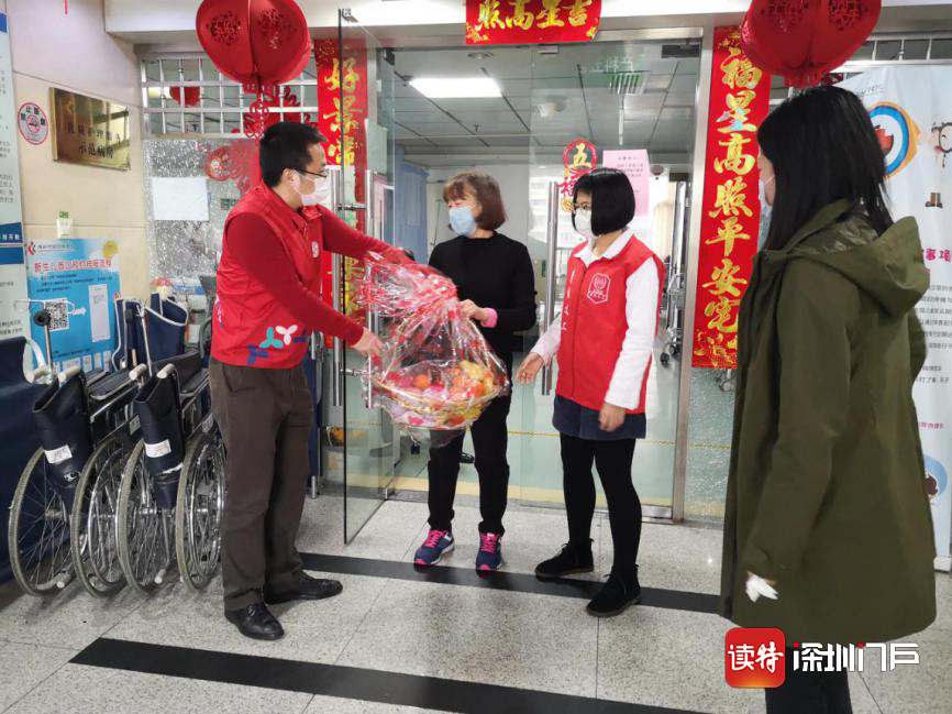 接到一通凌晨四点的求助电话后，文华社区为临盆孕妇搭起了“暖心通道”
