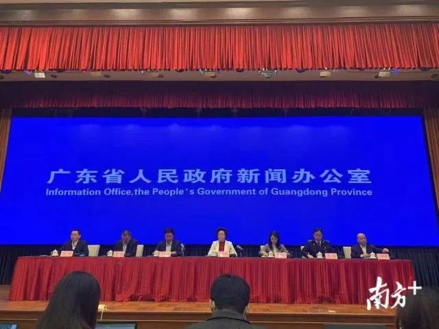 关于口罩、返深潮、疫情拐点...你关心的问题，今天的发布会都回答了  