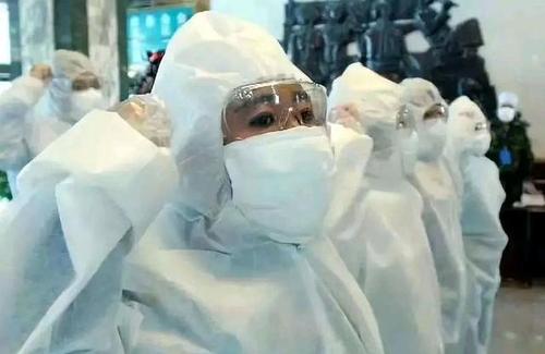 国家紧急医学救援队（广东）60名队员驰援武汉建“帐篷医院”