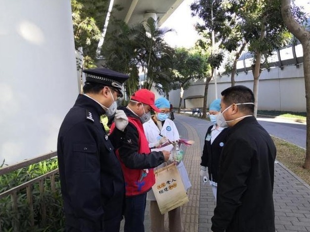 （重稿）罗湖清水河这些网格员为社区居民筑起“安全网”