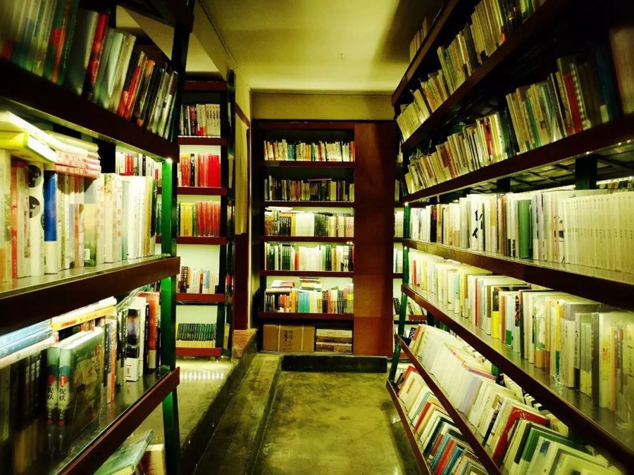 疫情下的实体书店：抖音直播自救，线上社群带货