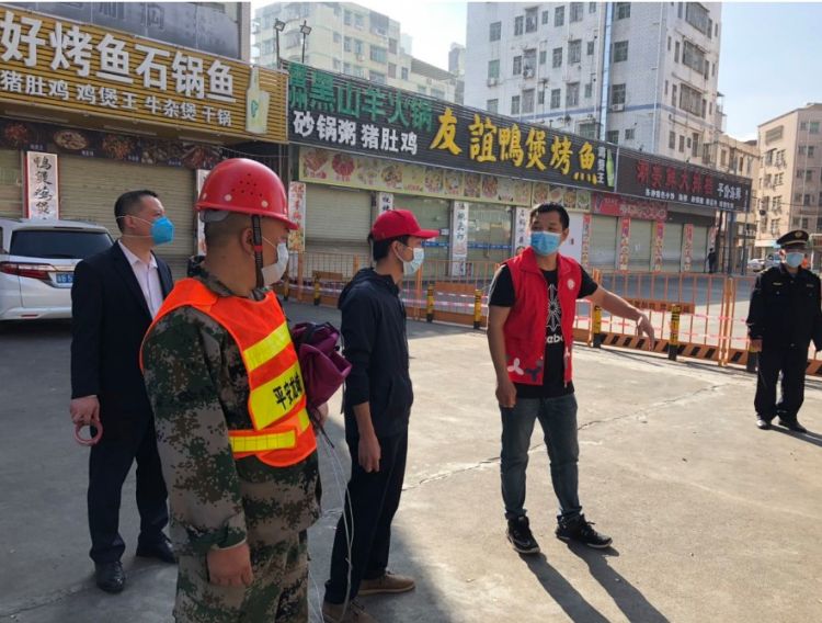 龙城盛平城管人杨惠明：父亲去世，他也没放弃抗疫阵地