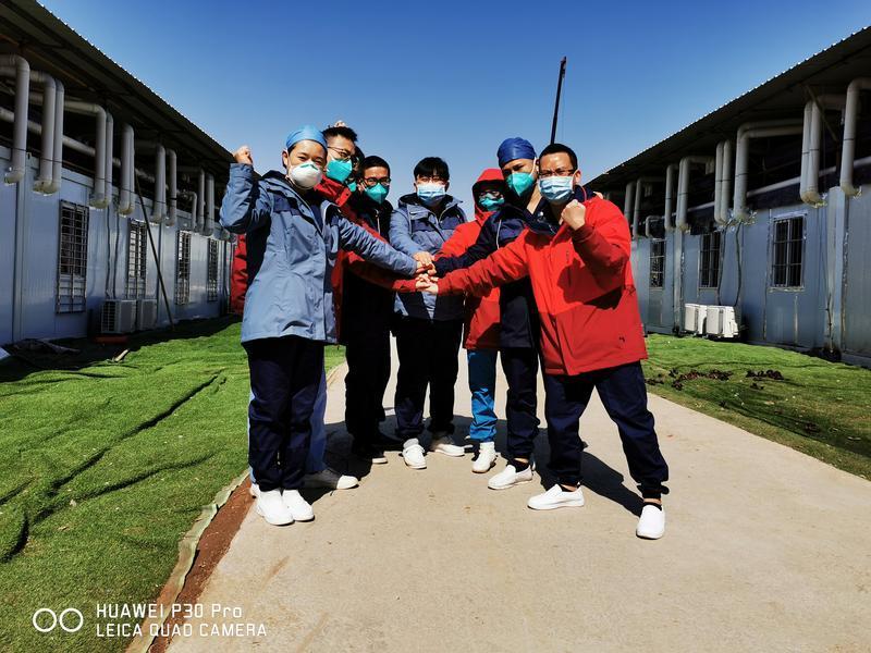 连线武汉|雷神山开仓第一天，患者对我们说：你们让我感觉到家人的温暖