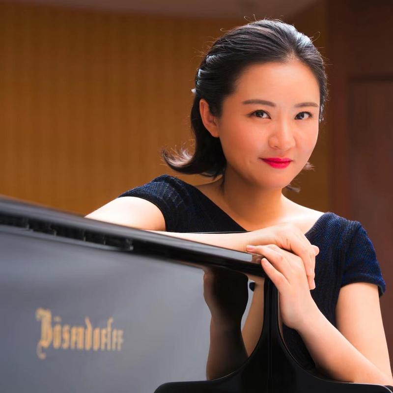 著名钢琴家袁芳盛赞晶报自制防疫歌曲《献给你》：打破传统旋律 让人充满力量