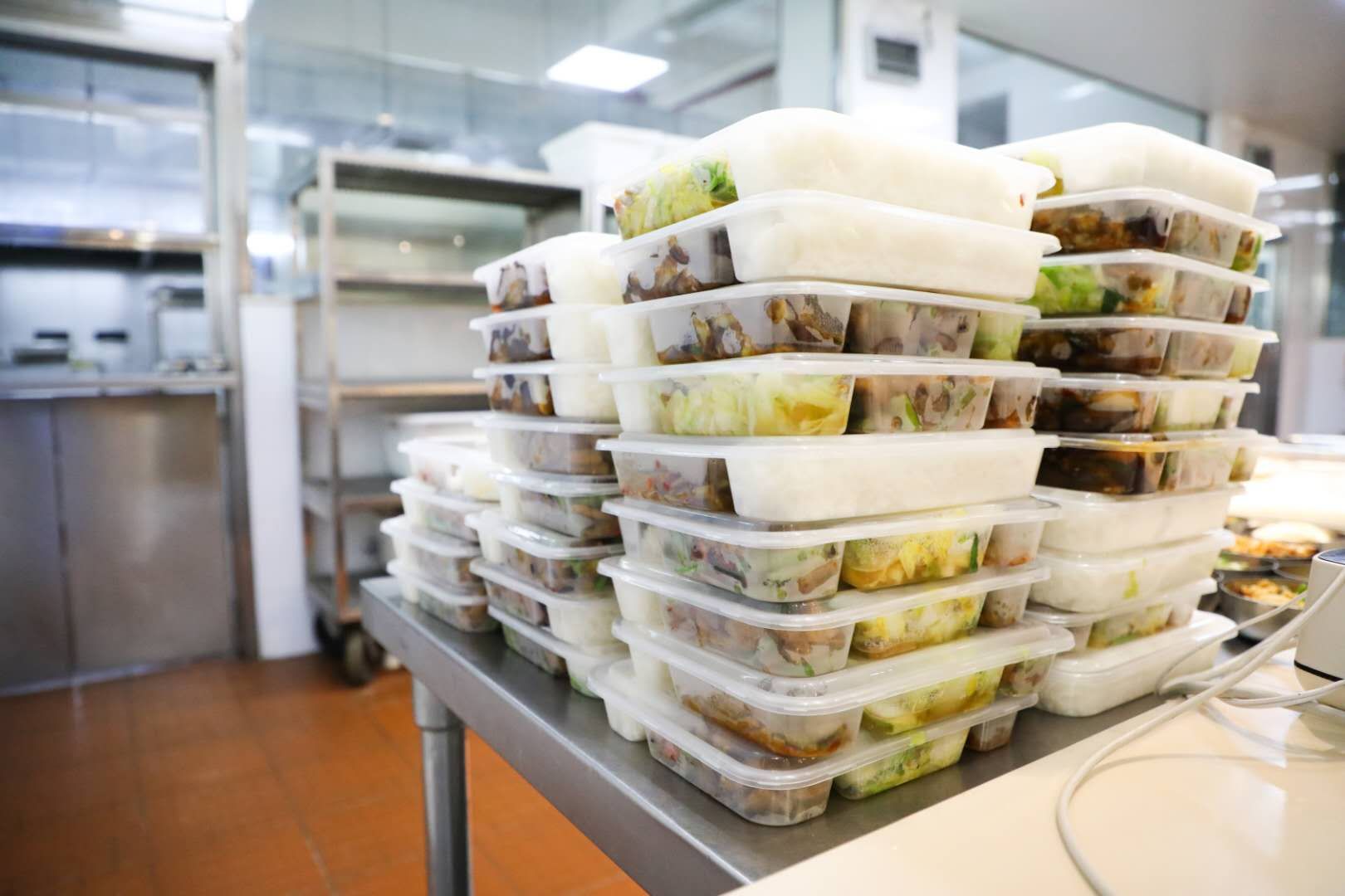 暖胃更暖心！东莞长安专设“爱心食堂”为隔离人员送餐
