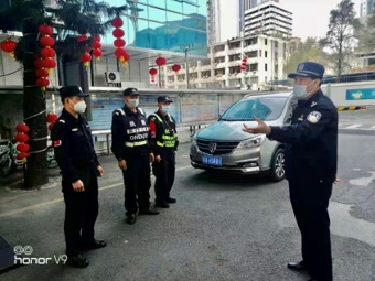 醉酒乘车不戴口罩被拒打司机 警方先后查处了3起涉疫类违法行为