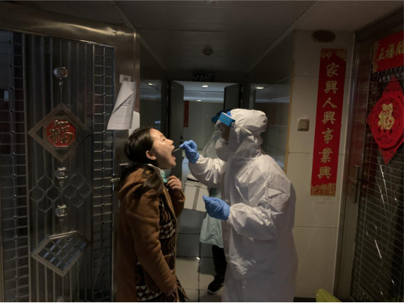 且燃微光映苍穹 | 记抗疫一线的青春担当