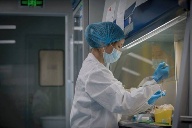 广东：适当放宽疫情防控专业技术人才评职称要求