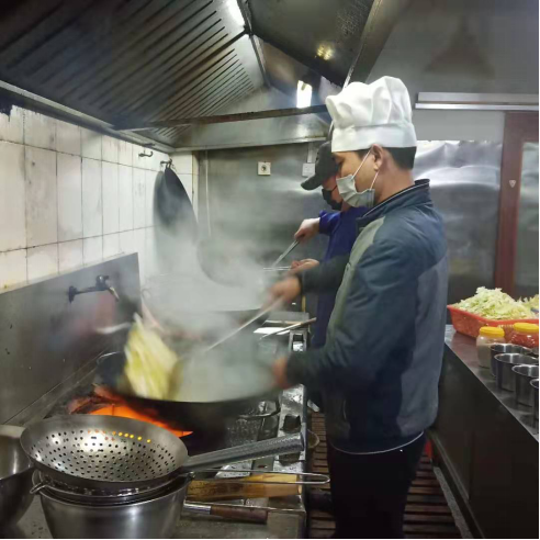 读特记者湖北直击 | 嘉鱼县100份爱心盒饭的故事