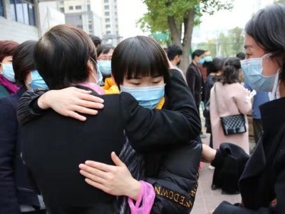 潮州15人医疗队驰援湖北荆州 21岁的她来不及跟父母道别就出征 