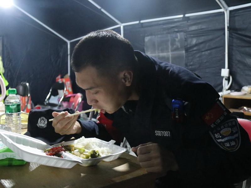 深汕抗疫 | 饶顺方:家人的支持是最大动力