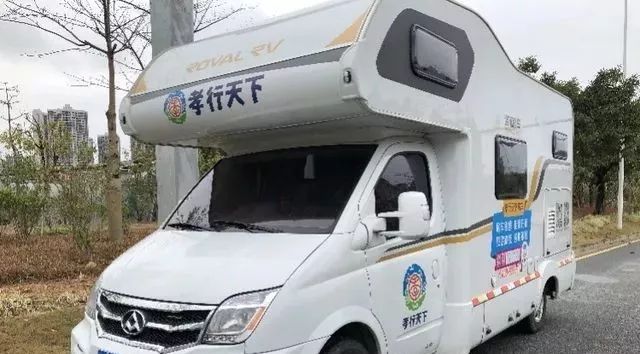 他提供6辆房车，只想为战“疫”出份力
