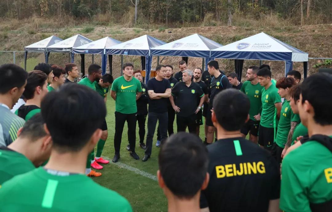 国安老板赴泰国探望球队：做好防护 亚冠为全国球迷拼搏 