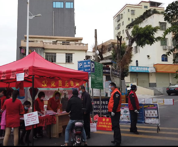 看大浪街道防疫硬手段！除了身份证，还必须带出入证！