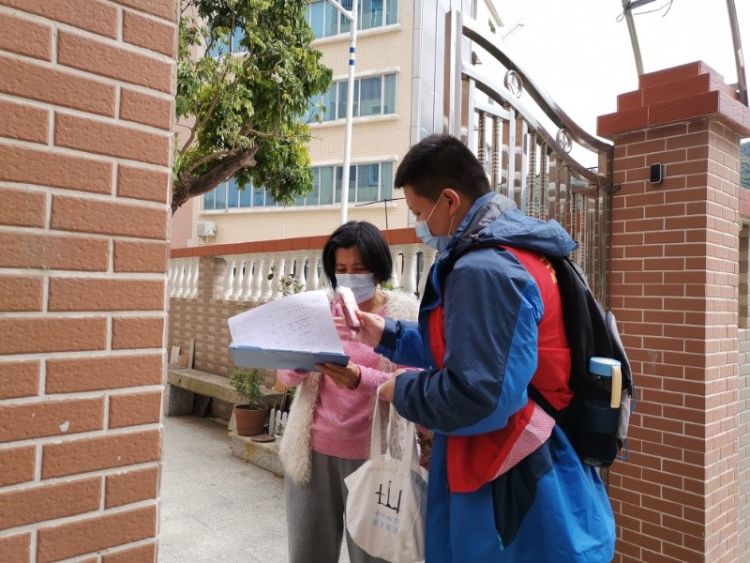 脱下军装、再上战场，大鹏军转干部全员冲锋在战疫一线