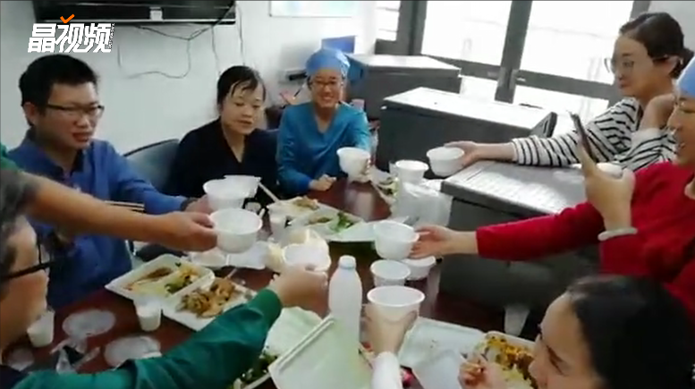 在哪都得过节！深圳三院，医护人员吃上了送到科室里的汤圆