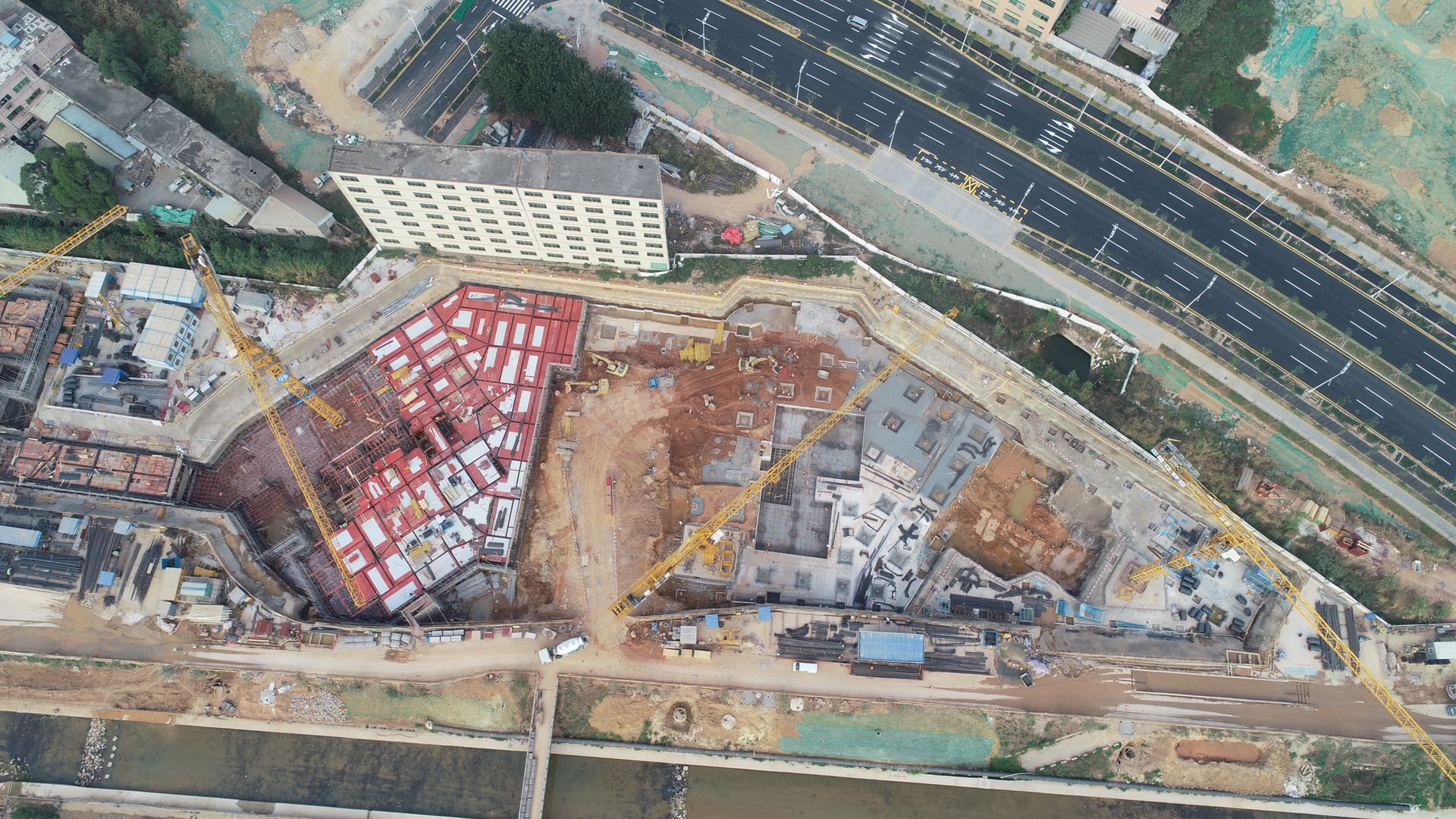 无人机、云端办公助力疫情防控  全国最大装配式公共住房项目有序复工