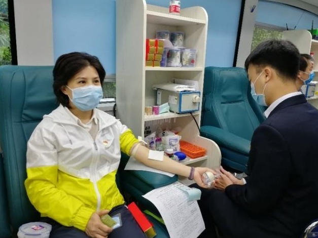 24名党员献血8700毫升，南山区委组织部组团献血驰援战疫 