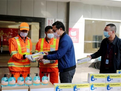 深圳设计界第四批抗疫物资助援一线环卫工人