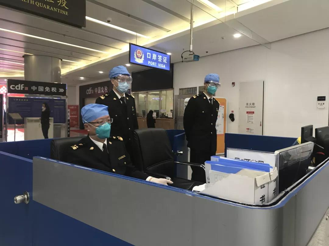 一对夫妇的2020春节：他的直面，她的守望