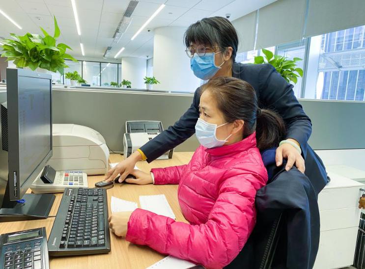 华夏银行深圳分行推出“复工贷”、“放心贷”等专访产品 助力企业恢复生产