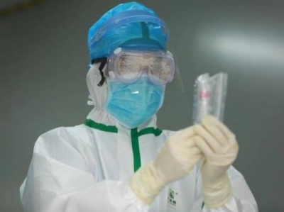北中医深圳医院都士威：勇敢面对患者，每天要采集44个咽拭子样本