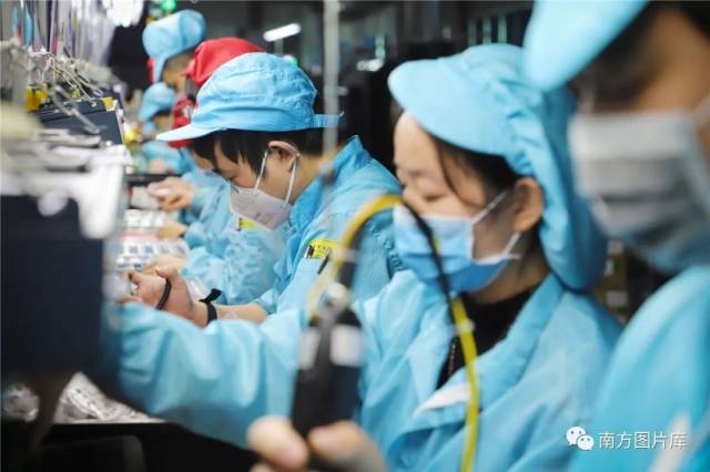抗疫影像——马力全开，记录广东复工第一线