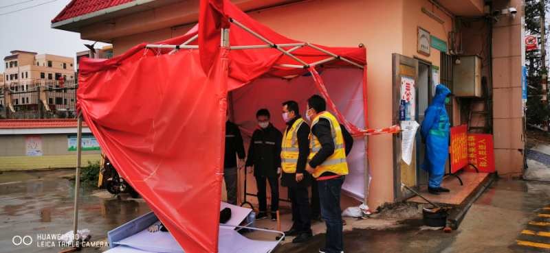 大风起兮“帐篷”飞扬 坪山工务er突击抢险 