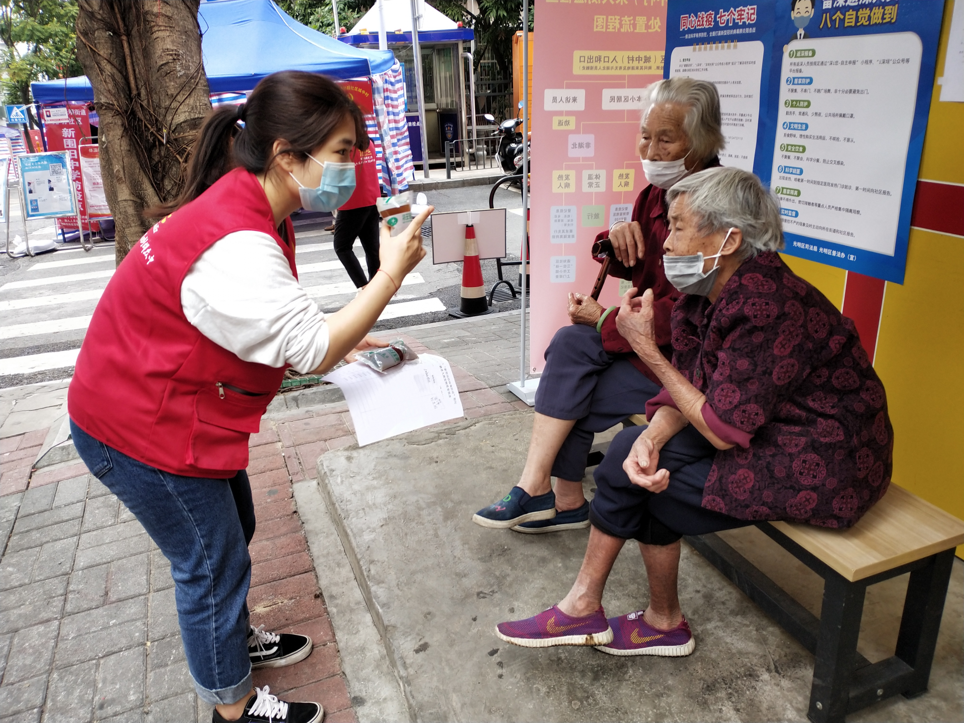 深圳市157名选调生下沉社区一线助力疫情防控和复工复产  