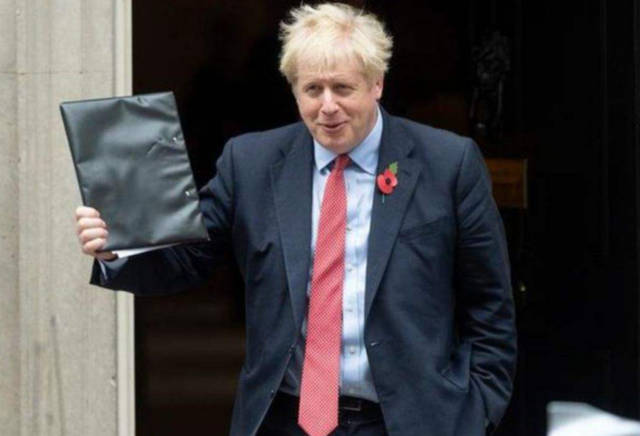 英国首相约翰逊：这个母亲节最好的礼物就是远离父母