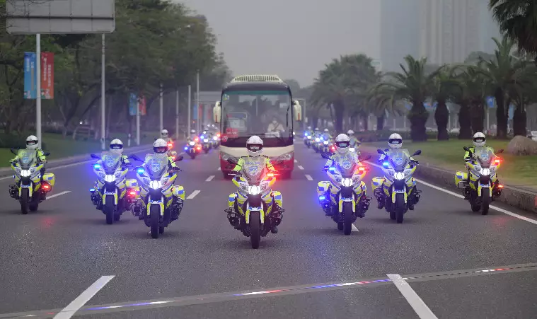 东莞全城亮灯！向抗疫英雄们致敬！